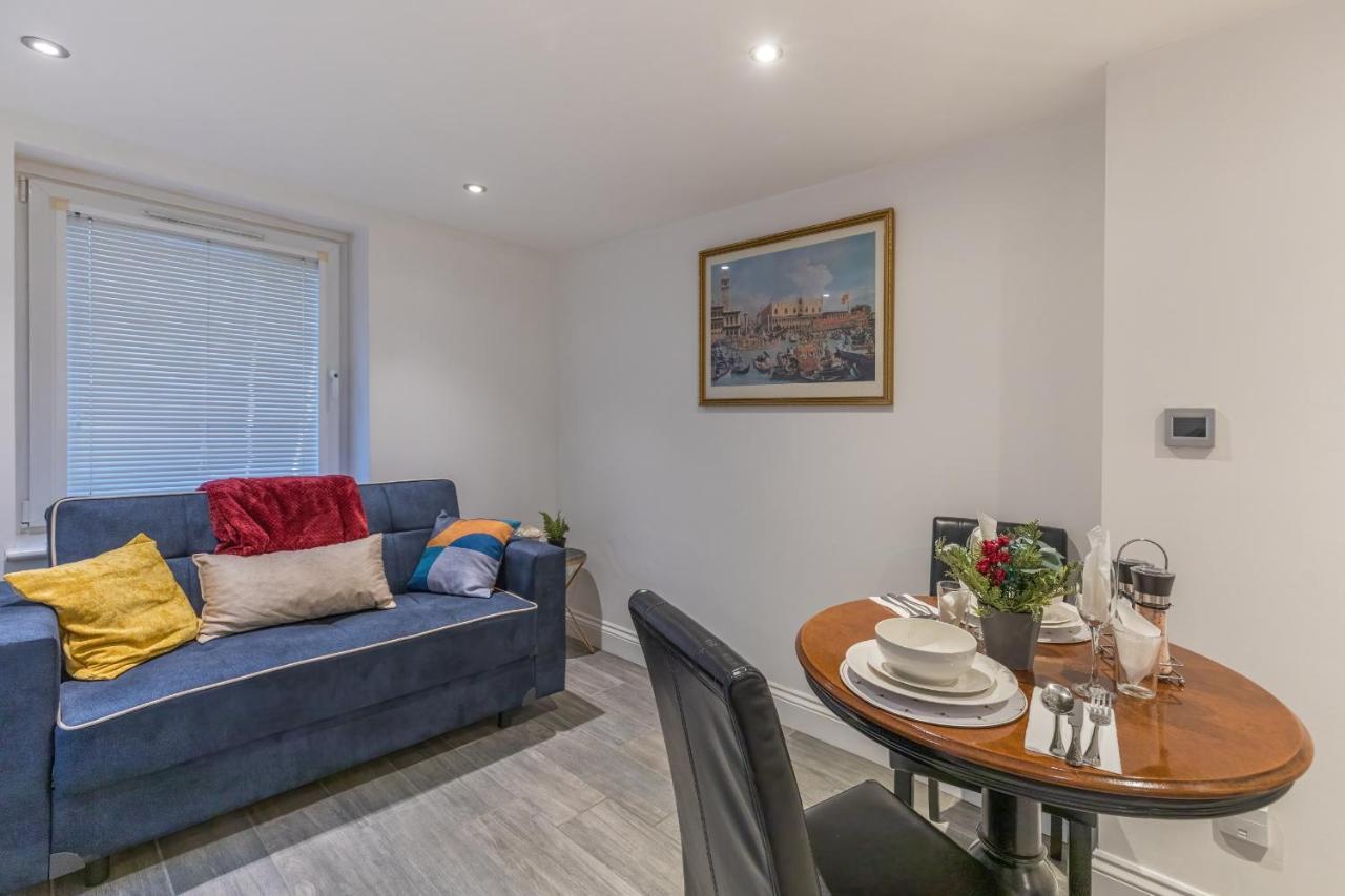 Luxury Hollywood Getaway In The Heart Of The City Brighton ภายนอก รูปภาพ