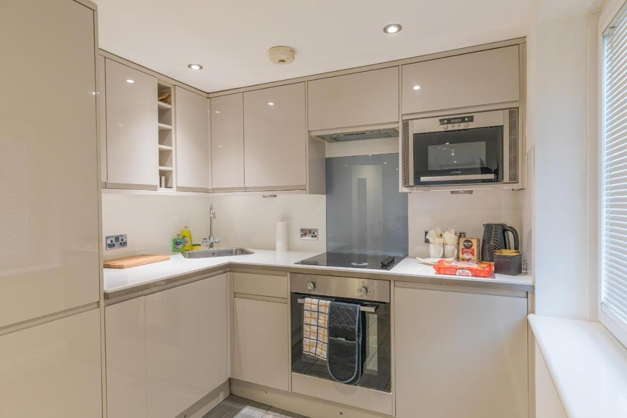 Luxury Hollywood Getaway In The Heart Of The City Brighton ภายนอก รูปภาพ