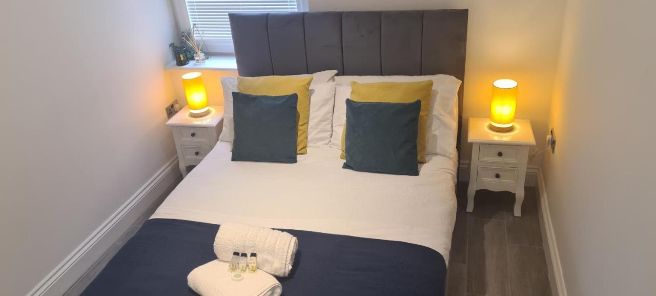 Luxury Hollywood Getaway In The Heart Of The City Brighton ภายนอก รูปภาพ